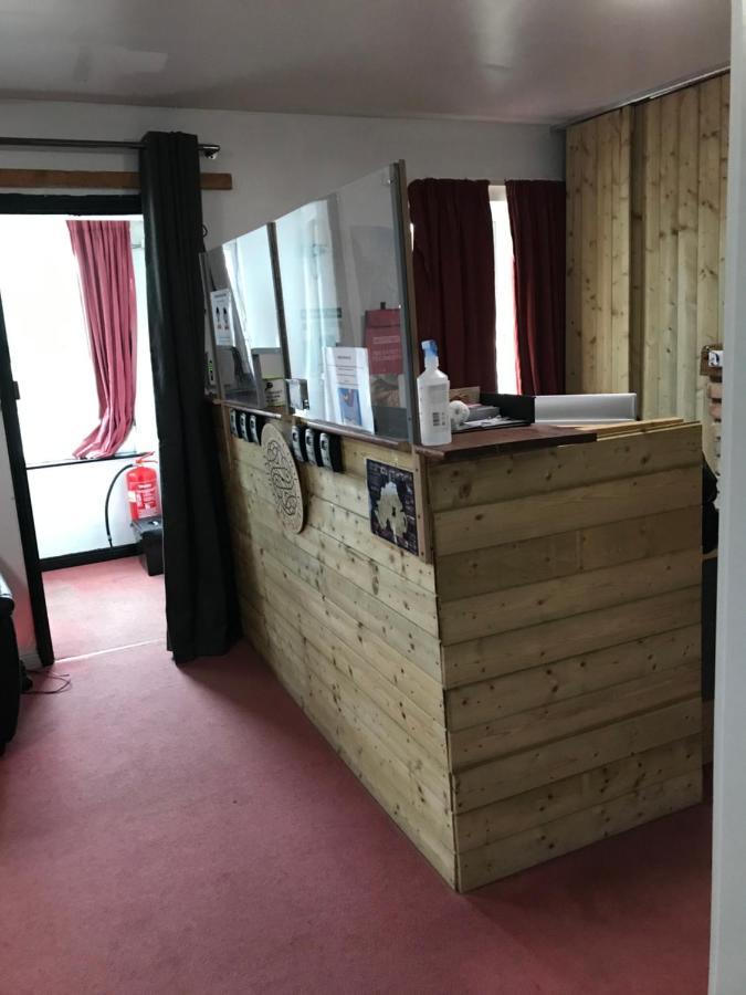 Finn Mccools Giants Causeway Hostel Бушмілс Екстер'єр фото