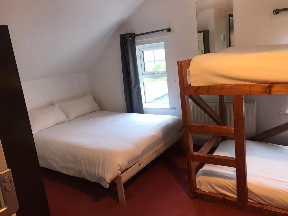 Finn Mccools Giants Causeway Hostel Бушмілс Екстер'єр фото