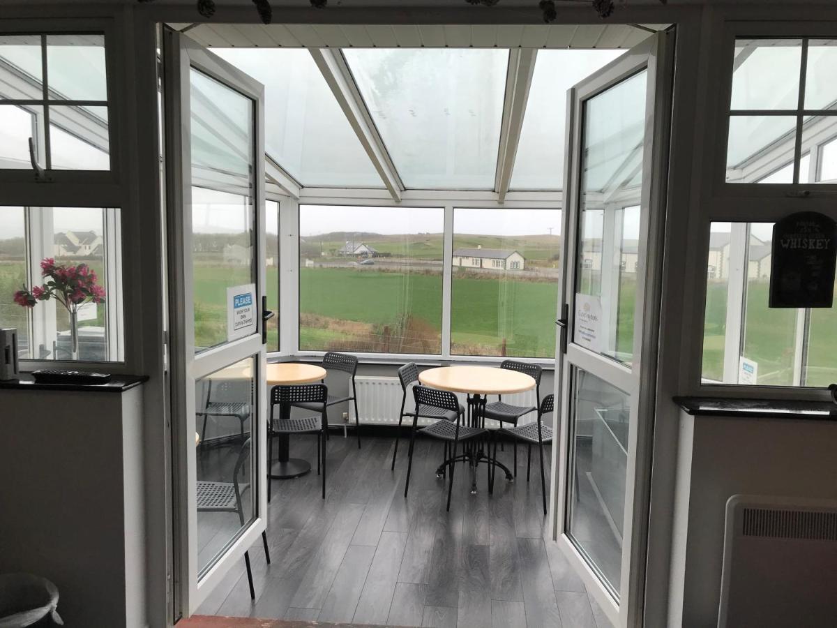 Finn Mccools Giants Causeway Hostel Бушмілс Екстер'єр фото